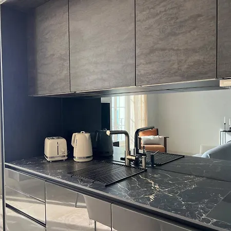 Center One Bedroom , & Sea View #15 Apartment Menton