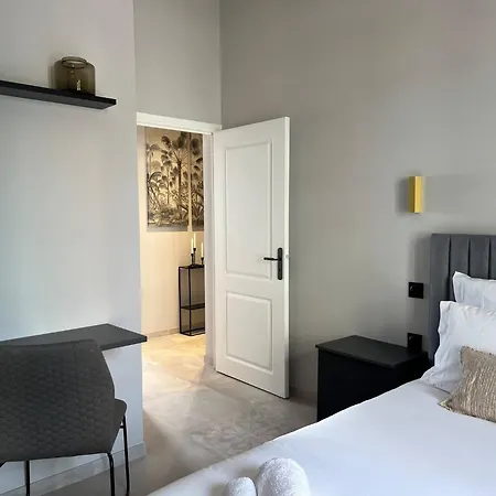 Center One Bedroom , & Sea View #15 * Menton