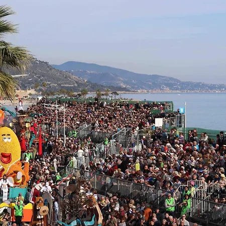 Center One Bedroom , & Sea View #15 Apartamento